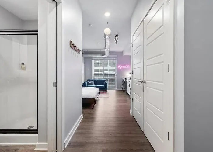 Cozysuites Trendy Sdo, Lawrenceville *